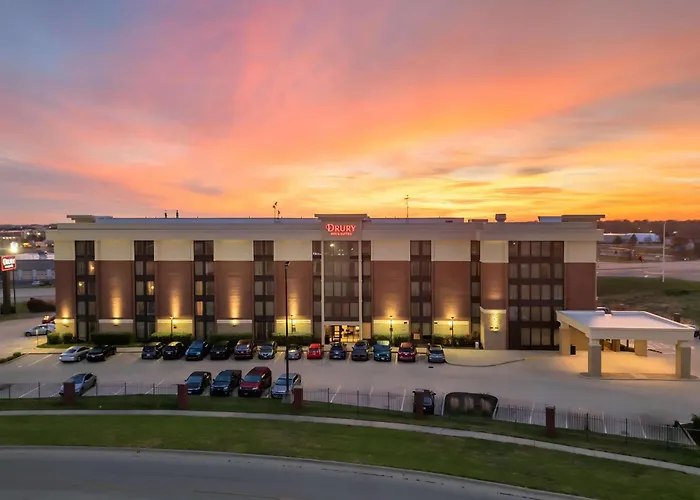 Drury & 3* Champaign