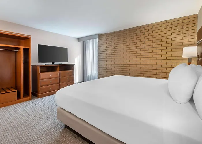 Hotel Drury & Champaign